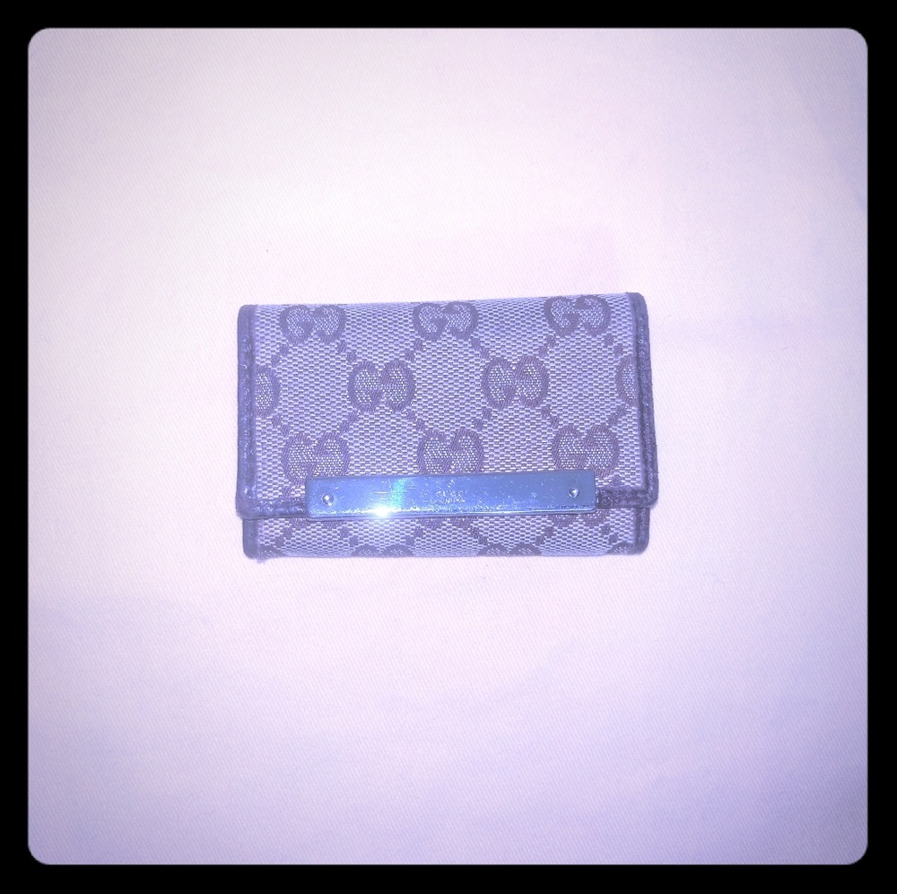 Authentic Gucci 6 hook key holder